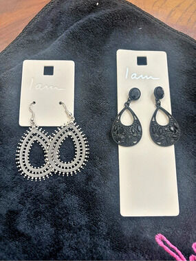 I am Two-Pair Teardrop Earrings in Silver & Black NWT